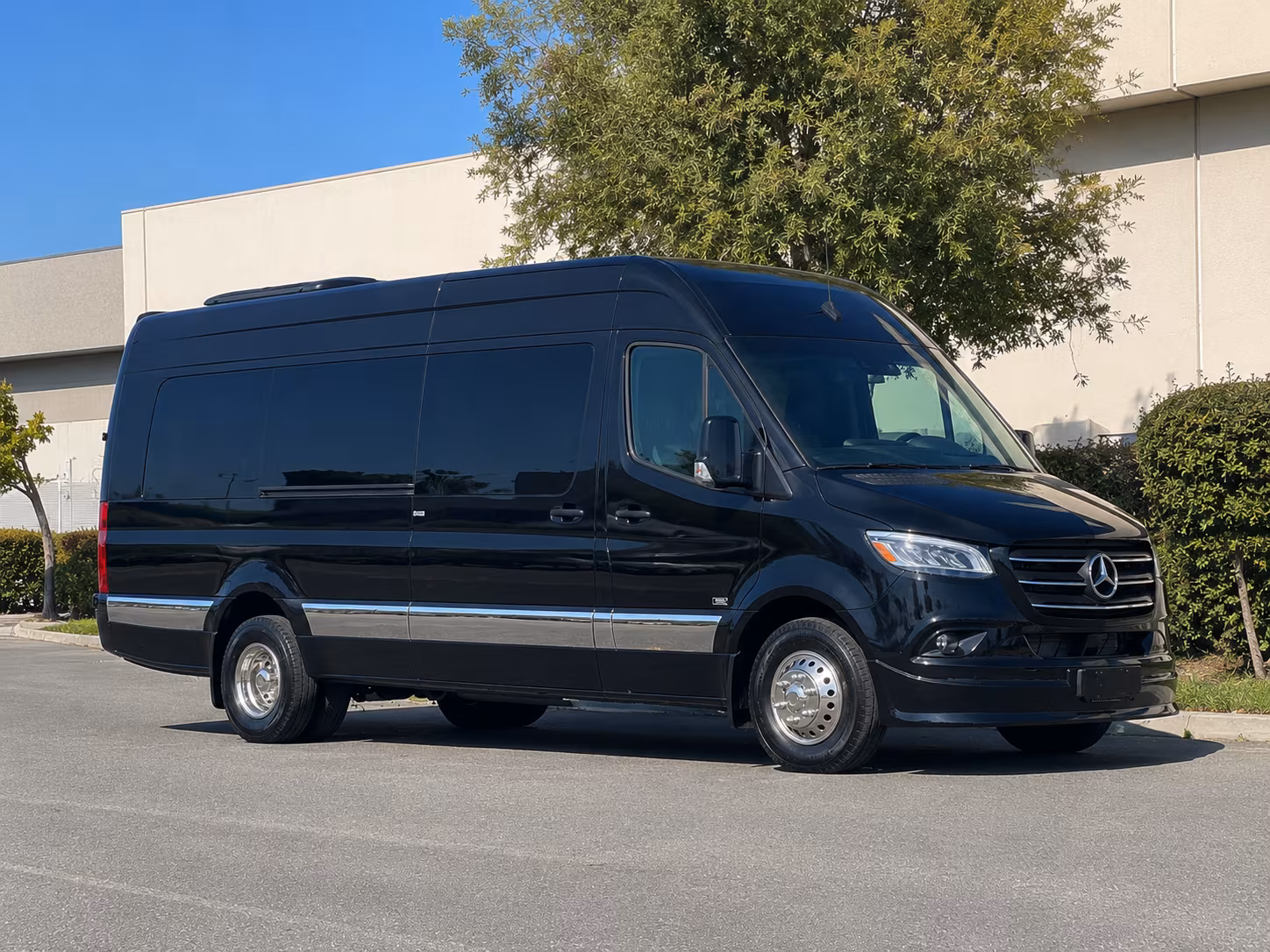 Los Angeles Corporate Transportation party bus exterior