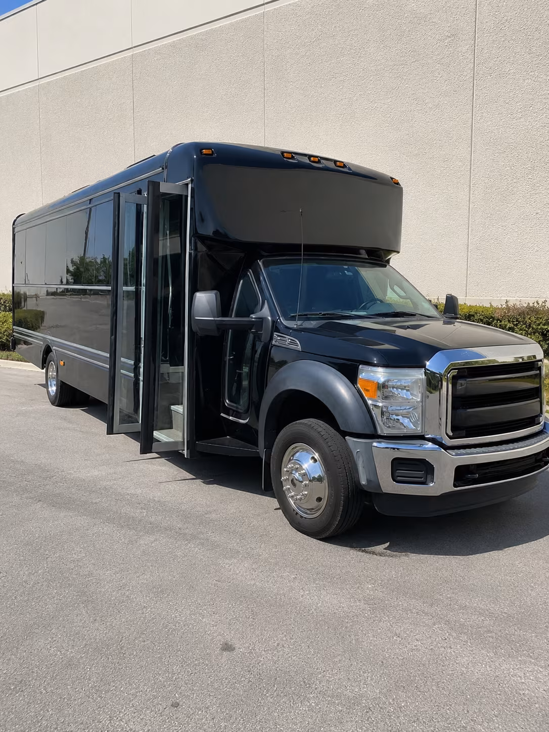 Los Angeles Prom & Homecoming Transportation party bus exterior